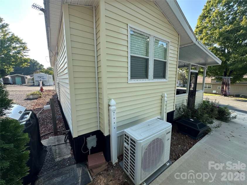 104 Dove Lane, New London, NC 28127.  MLS# CAR4420922, YatesRealty ID 49439. 