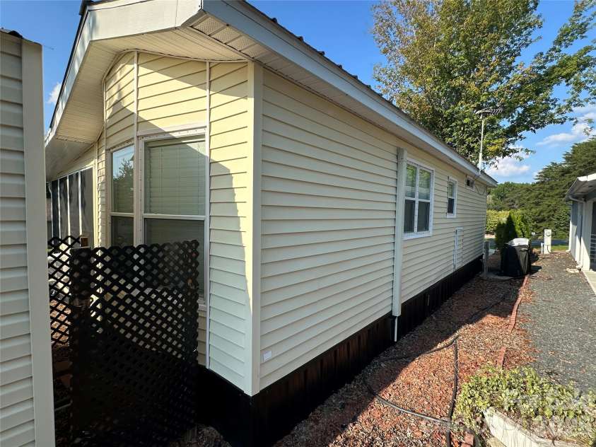 104 Dove Lane, New London, NC 28127.  MLS# CAR4420922, YatesRealty ID 49439. 