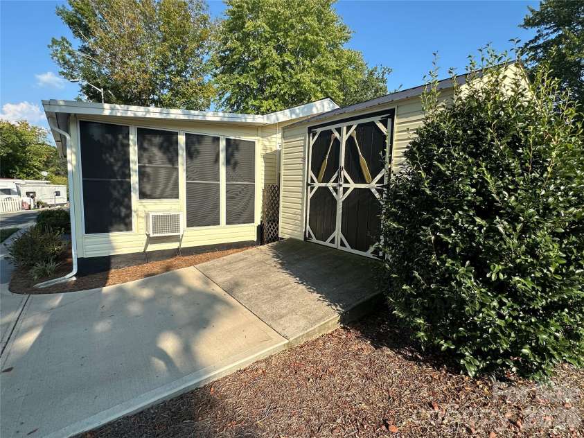 104 Dove Lane, New London, NC 28127.  MLS# CAR4420922, YatesRealty ID 49439. 