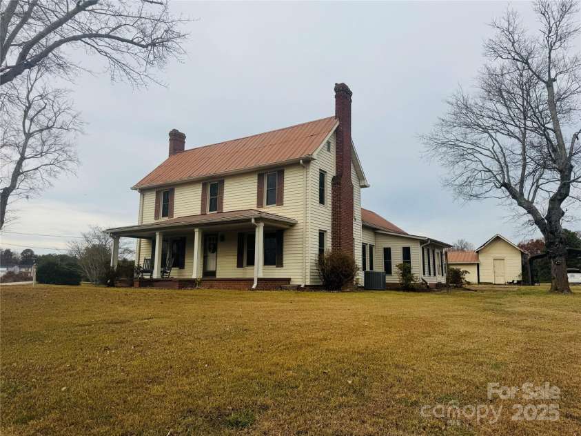 9143 NC Highway 150 Highway, Linwood, NC 27299.  MLS# CAR4321161, YatesRealty ID 4944. 