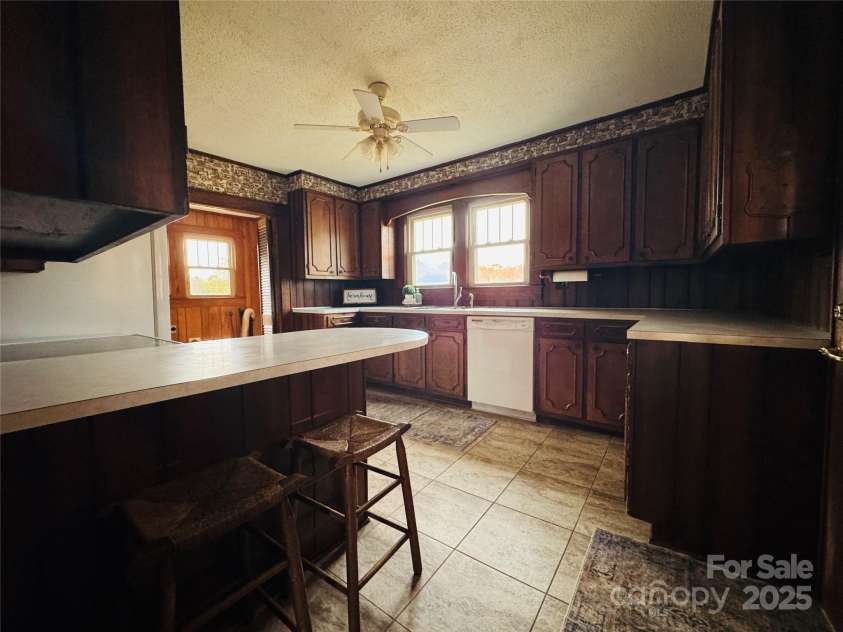 9143 NC Highway 150 Highway, Linwood, NC 27299.  MLS# CAR4321161, YatesRealty ID 4944. 