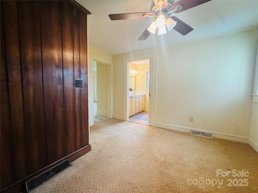 9143 NC Highway 150 Highway, Linwood, NC 27299.  MLS# CAR4321161, YatesRealty ID 4944. 