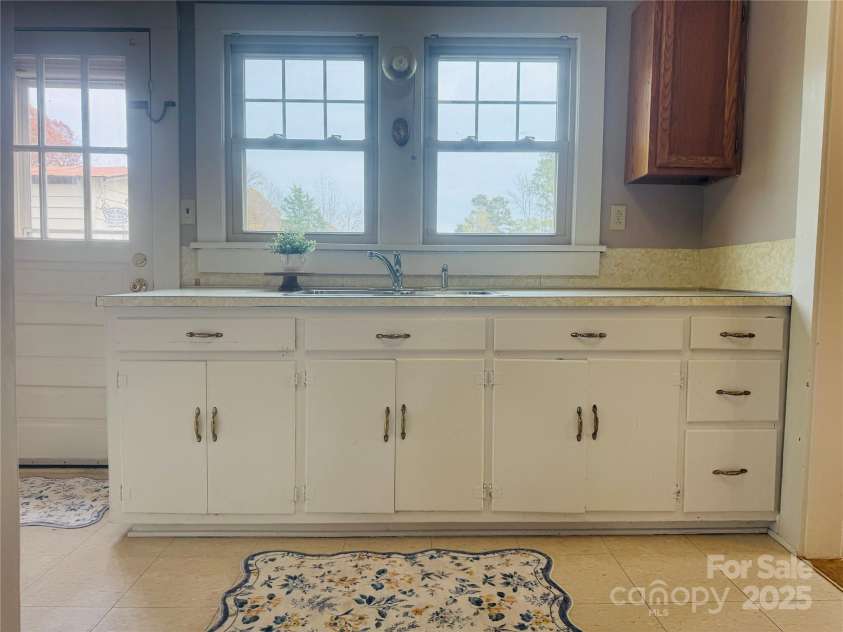 9143 NC Highway 150 Highway, Linwood, NC 27299.  MLS# CAR4321161, YatesRealty ID 4944. 