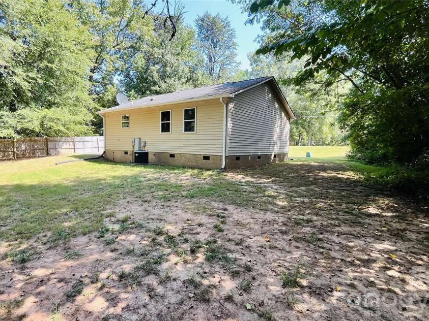 828 Cornelius Road, Mooresville, NC 28117.  MLS# CAR4422565, YatesRealty ID 49440. 