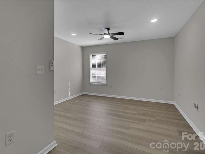 3636 Alexander Forest Drive, Charlotte, NC 28269.  MLS# CAR4421592, YatesRealty ID 49441. 