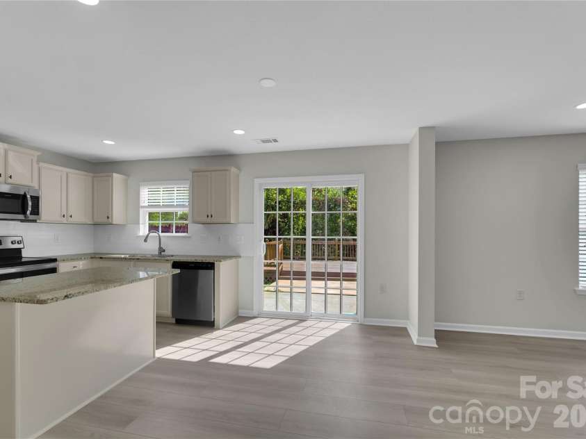 3636 Alexander Forest Drive, Charlotte, NC 28269.  MLS# CAR4421592, YatesRealty ID 49441. 