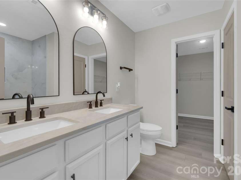 3636 Alexander Forest Drive, Charlotte, NC 28269.  MLS# CAR4421592, YatesRealty ID 49441. 
