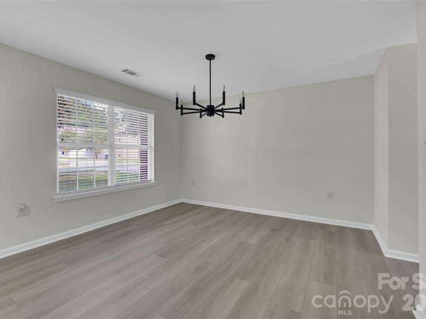 3636 Alexander Forest Drive, Charlotte, NC 28269.  MLS# CAR4421592, YatesRealty ID 49441. 