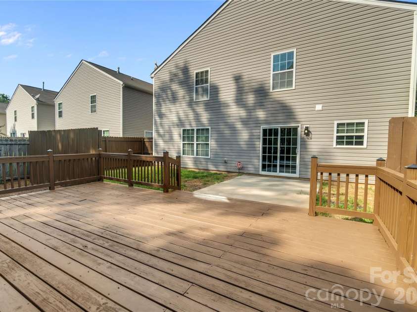 3636 Alexander Forest Drive, Charlotte, NC 28269.  MLS# CAR4421592, YatesRealty ID 49441. 