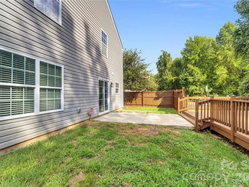 3636 Alexander Forest Drive, Charlotte, NC 28269.  MLS# CAR4421592, YatesRealty ID 49441. 