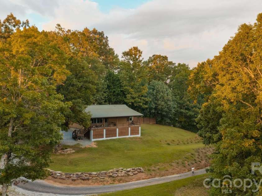 280 Green Oaks Road, Bryson City, NC 28713.  MLS# CAR4422575, YatesRealty ID 49445. 