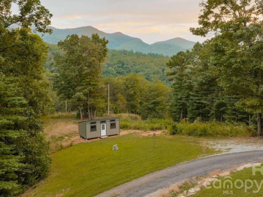280 Green Oaks Road, Bryson City, NC 28713.  MLS# CAR4422575, YatesRealty ID 49445. 