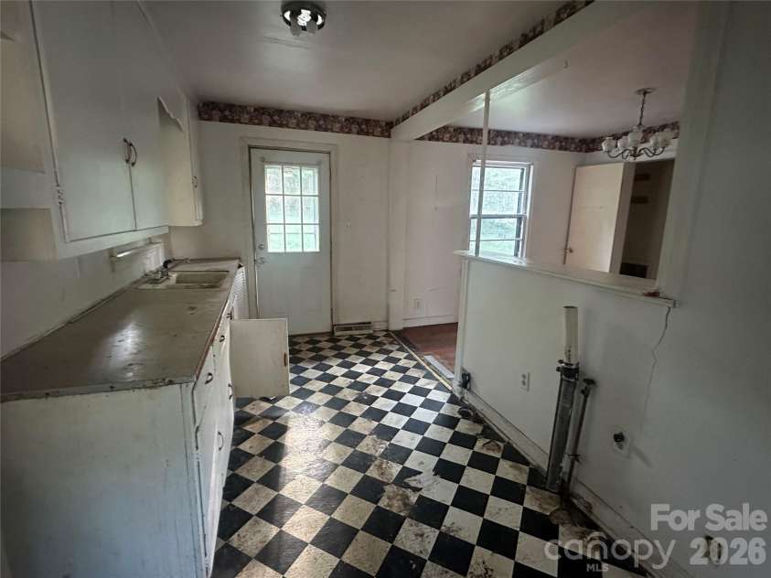 235 Milford Drive, Salisbury, NC 28144.  MLS# CAR4422606, YatesRealty ID 49446. 
