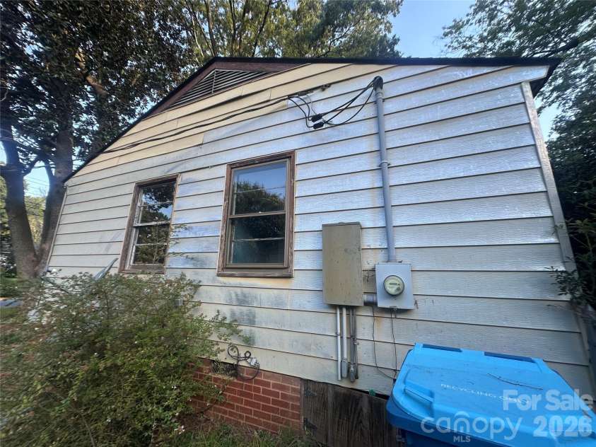 235 Milford Drive, Salisbury, NC 28144.  MLS# CAR4422606, YatesRealty ID 49446. 