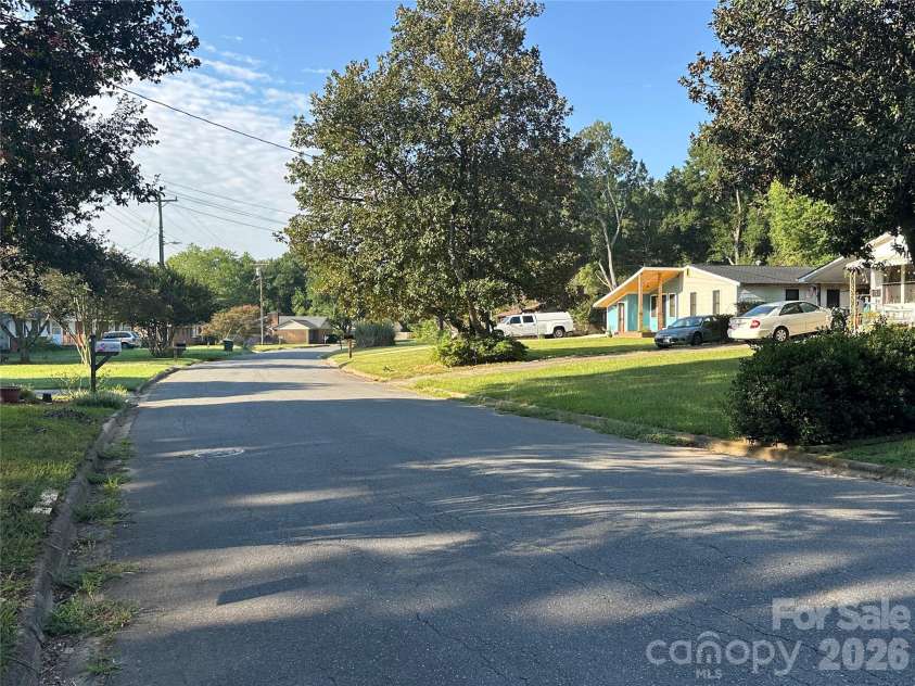 235 Milford Drive, Salisbury, NC 28144.  MLS# CAR4422606, YatesRealty ID 49446. 