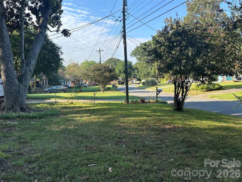 235 Milford Drive, Salisbury, NC 28144.  MLS# CAR4422606, YatesRealty ID 49446. 