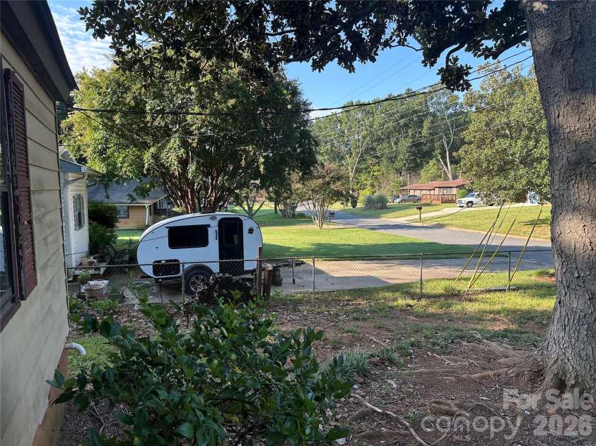 235 Milford Drive, Salisbury, NC 28144.  MLS# CAR4422606, YatesRealty ID 49446. 