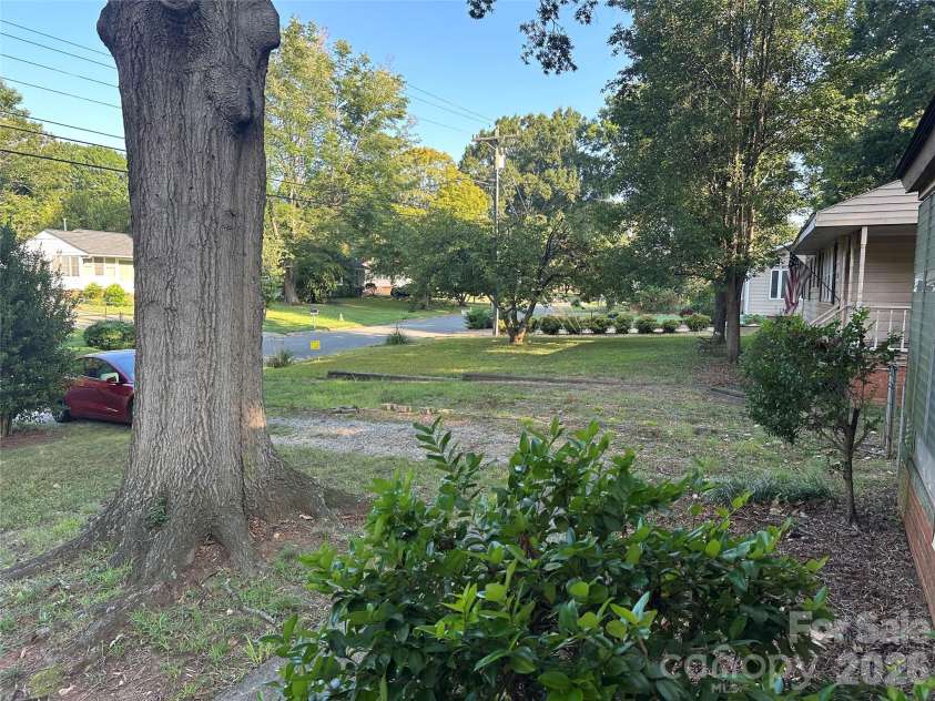 235 Milford Drive, Salisbury, NC 28144.  MLS# CAR4422606, YatesRealty ID 49446. 