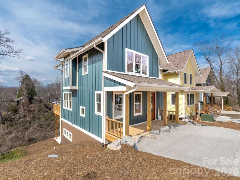 112 Alma Lane, Asheville, NC 28806.  MLS# CAR4341101, YatesRealty ID 4945. 
