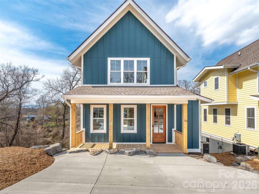 112 Alma Lane, Asheville, NC 28806.  MLS# CAR4341101, YatesRealty ID 4945. 