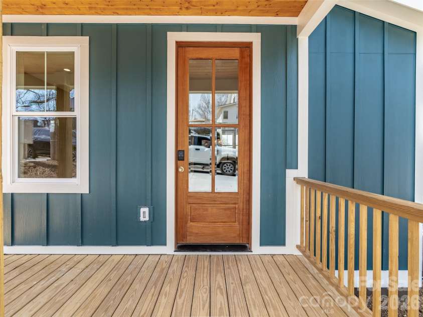 112 Alma Lane, Asheville, NC 28806.  MLS# CAR4341101, YatesRealty ID 4945. 