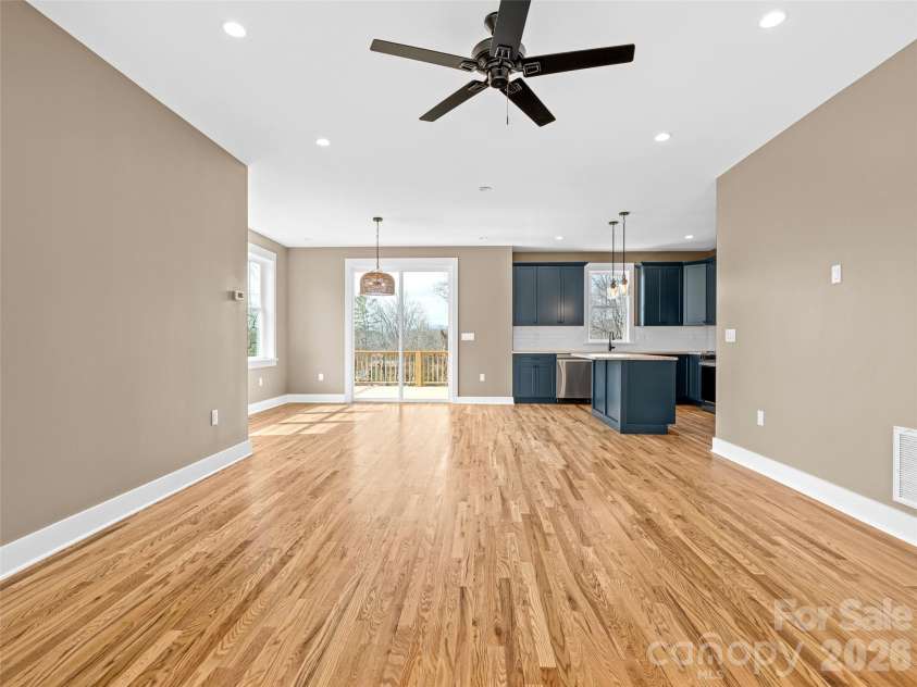 112 Alma Lane, Asheville, NC 28806.  MLS# CAR4341101, YatesRealty ID 4945. 