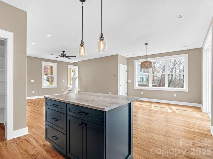 112 Alma Lane, Asheville, NC 28806.  MLS# CAR4341101, YatesRealty ID 4945. 