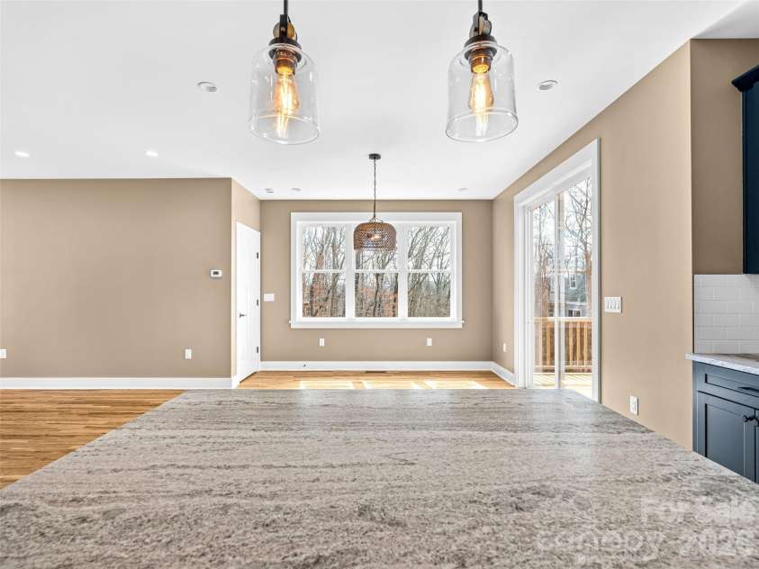 112 Alma Lane, Asheville, NC 28806.  MLS# CAR4341101, YatesRealty ID 4945. 