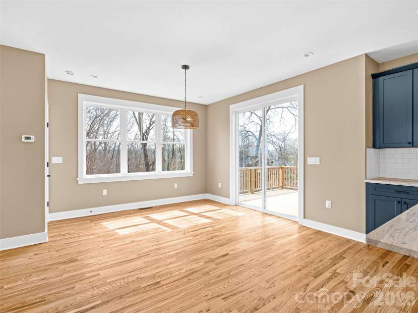 112 Alma Lane, Asheville, NC 28806.  MLS# CAR4341101, YatesRealty ID 4945. 