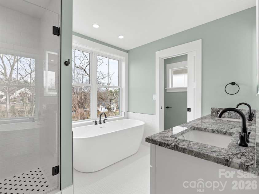 112 Alma Lane, Asheville, NC 28806.  MLS# CAR4341101, YatesRealty ID 4945. 