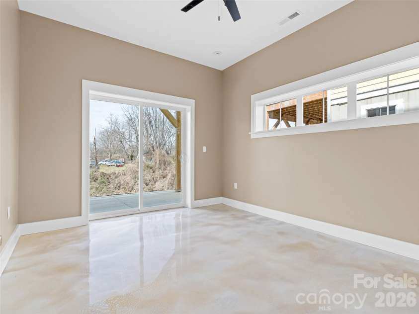 112 Alma Lane, Asheville, NC 28806.  MLS# CAR4341101, YatesRealty ID 4945. 
