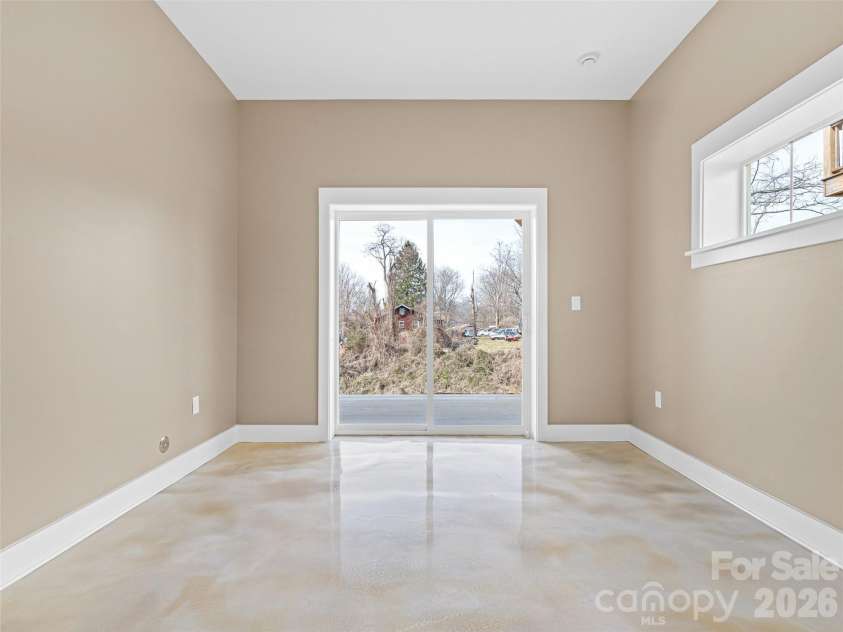 112 Alma Lane, Asheville, NC 28806.  MLS# CAR4341101, YatesRealty ID 4945. 