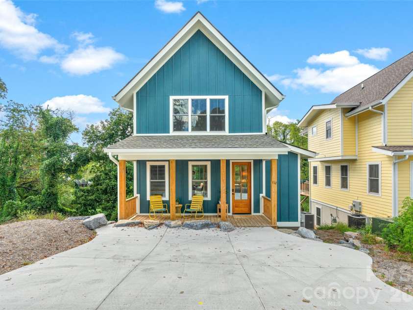 112 Alma Lane, Asheville, NC 28806.  MLS# CAR4425038, YatesRealty ID 4945. 
