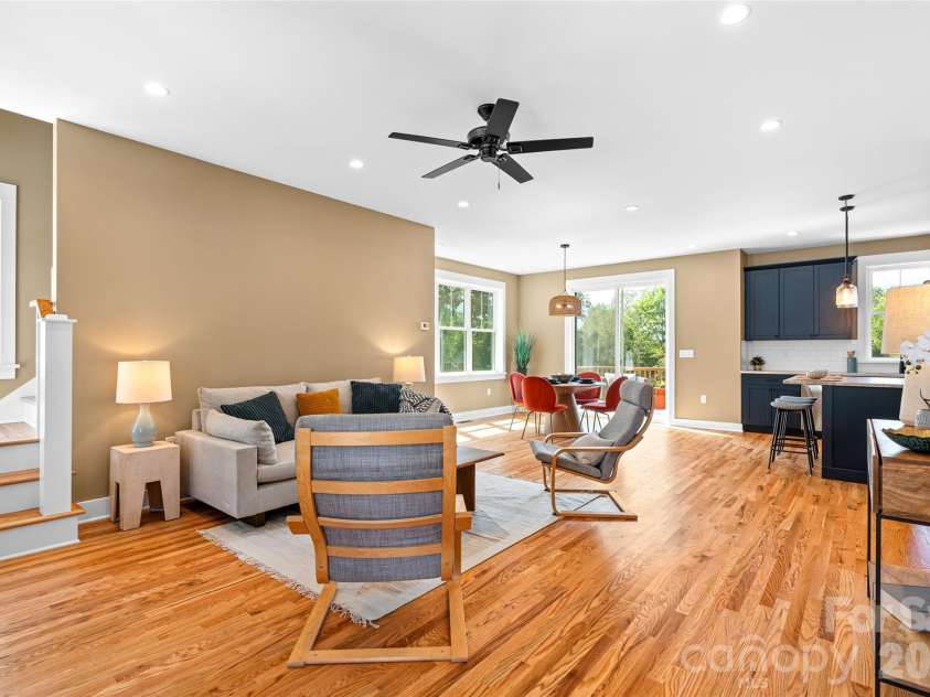 112 Alma Lane, Asheville, NC 28806.  MLS# CAR4425038, YatesRealty ID 4945. 