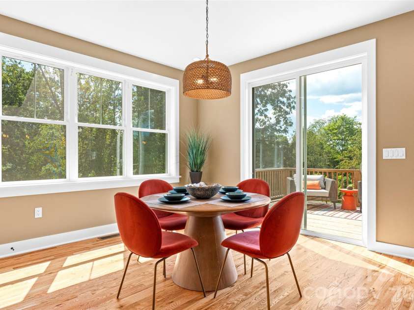 112 Alma Lane, Asheville, NC 28806.  MLS# CAR4425038, YatesRealty ID 4945. 