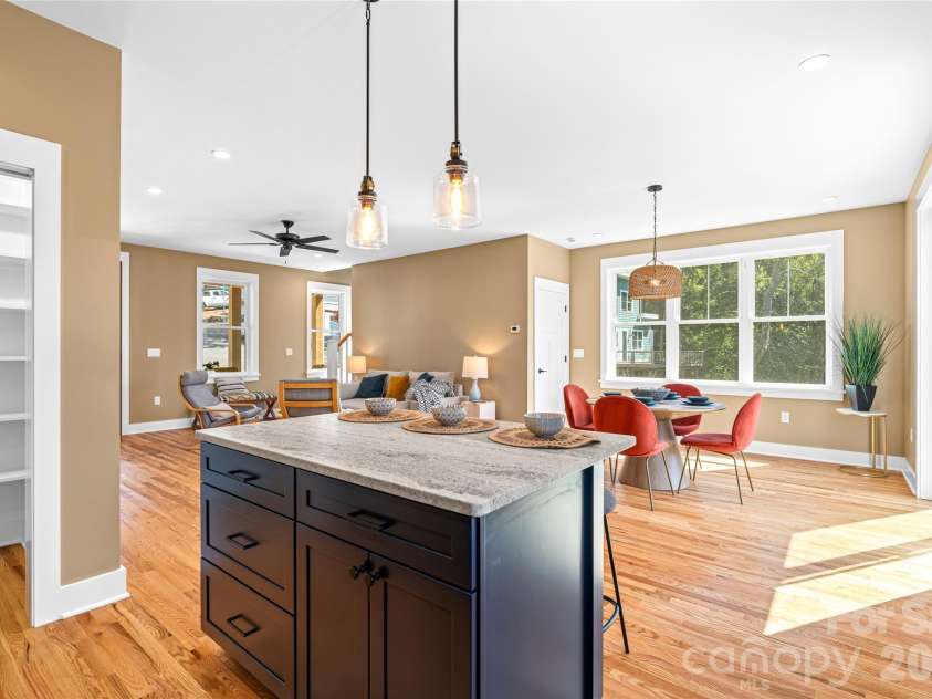 112 Alma Lane, Asheville, NC 28806.  MLS# CAR4425038, YatesRealty ID 4945. 