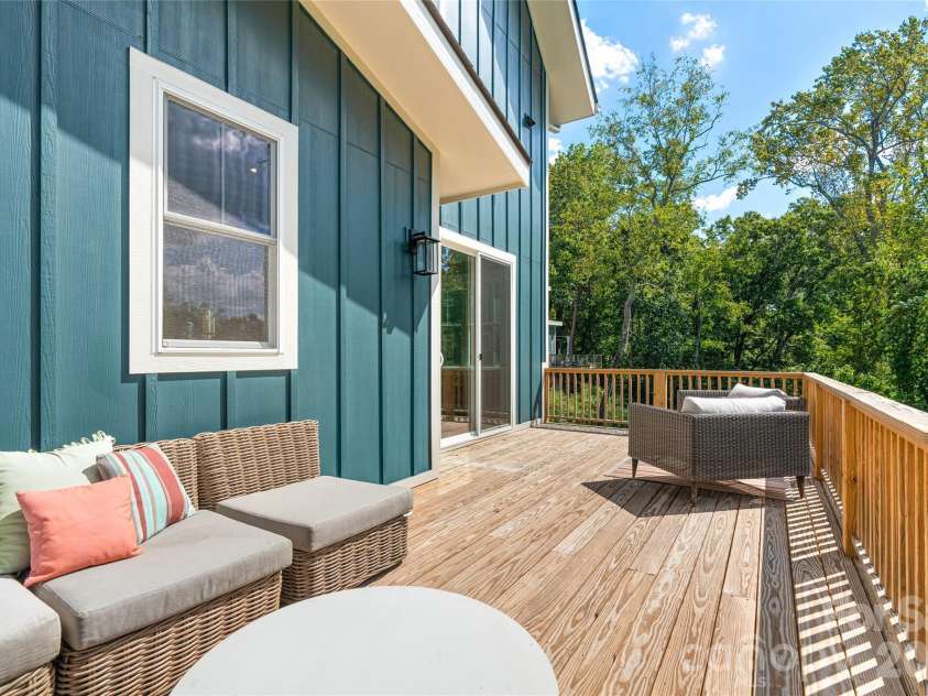 112 Alma Lane, Asheville, NC 28806.  MLS# CAR4425038, YatesRealty ID 4945. 