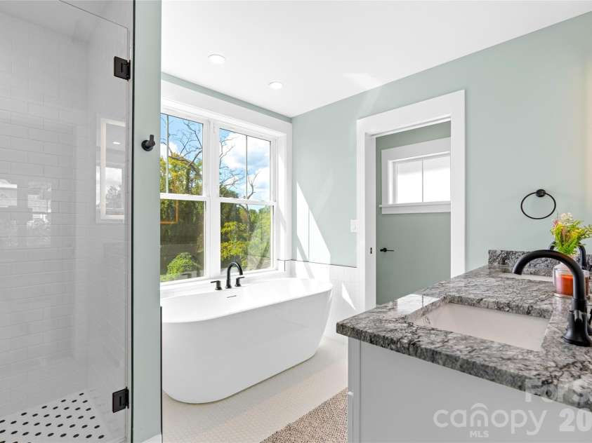 112 Alma Lane, Asheville, NC 28806.  MLS# CAR4425038, YatesRealty ID 4945. 