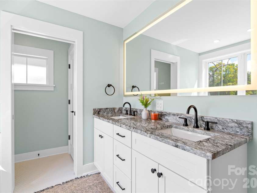 112 Alma Lane, Asheville, NC 28806.  MLS# CAR4425038, YatesRealty ID 4945. 