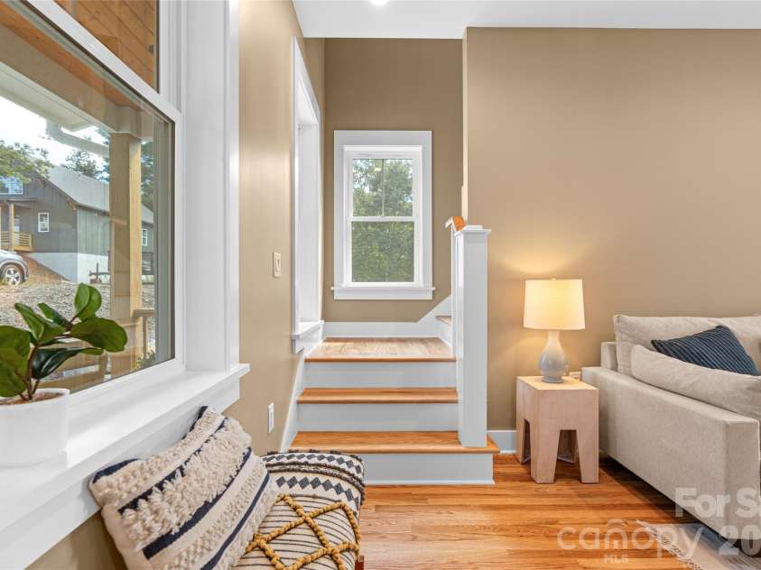 112 Alma Lane, Asheville, NC 28806.  MLS# CAR4425038, YatesRealty ID 4945. 
