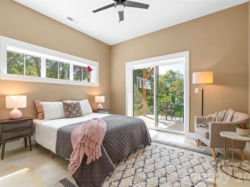 112 Alma Lane, Asheville, NC 28806.  MLS# CAR4425038, YatesRealty ID 4945. 