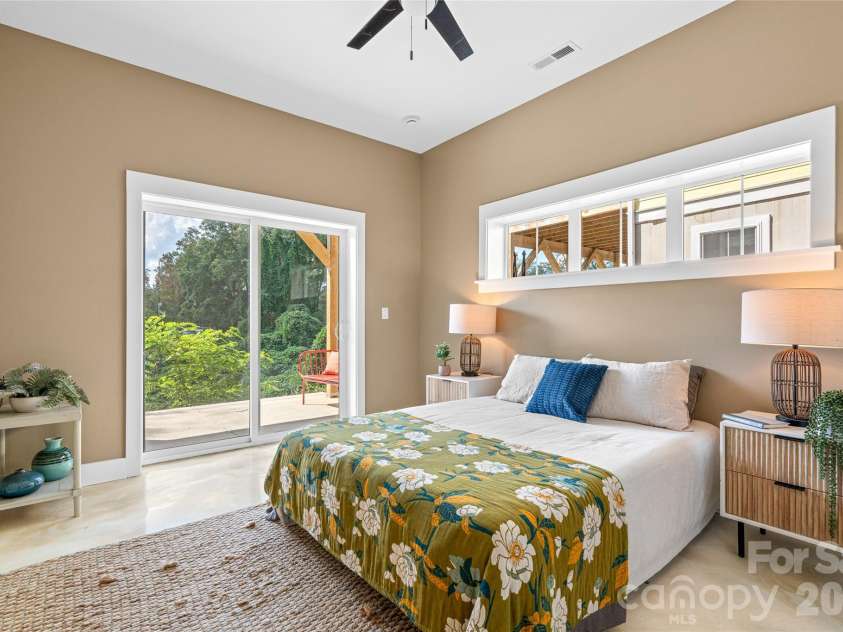 112 Alma Lane, Asheville, NC 28806.  MLS# CAR4425038, YatesRealty ID 4945. 