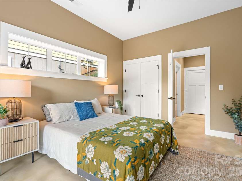 112 Alma Lane, Asheville, NC 28806.  MLS# CAR4425038, YatesRealty ID 4945. 