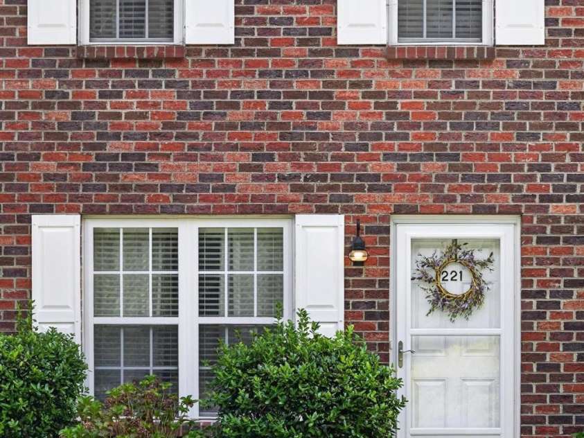 221 Linkside Court, Lenoir, NC 28645.  MLS# CAR4422478, YatesRealty ID 49454. 
