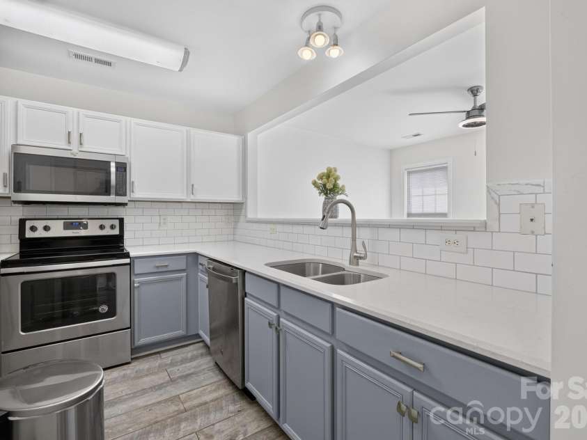 221 Linkside Court, Lenoir, NC 28645.  MLS# CAR4422478, YatesRealty ID 49454. 