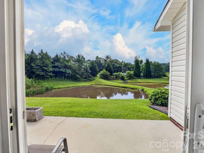 221 Linkside Court, Lenoir, NC 28645.  MLS# CAR4422478, YatesRealty ID 49454. 