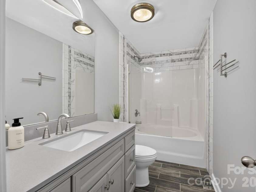 221 Linkside Court, Lenoir, NC 28645.  MLS# CAR4422478, YatesRealty ID 49454. 