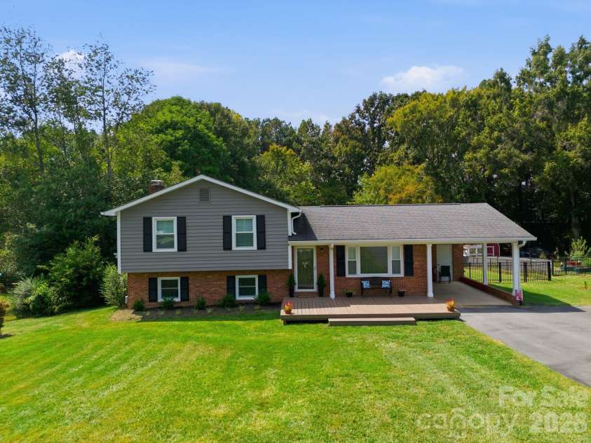 178 Woodland Drive, Concord, NC 28025.  MLS# CAR4422590, YatesRealty ID 49455. 