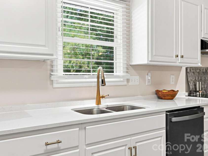 178 Woodland Drive, Concord, NC 28025.  MLS# CAR4422590, YatesRealty ID 49455. 
