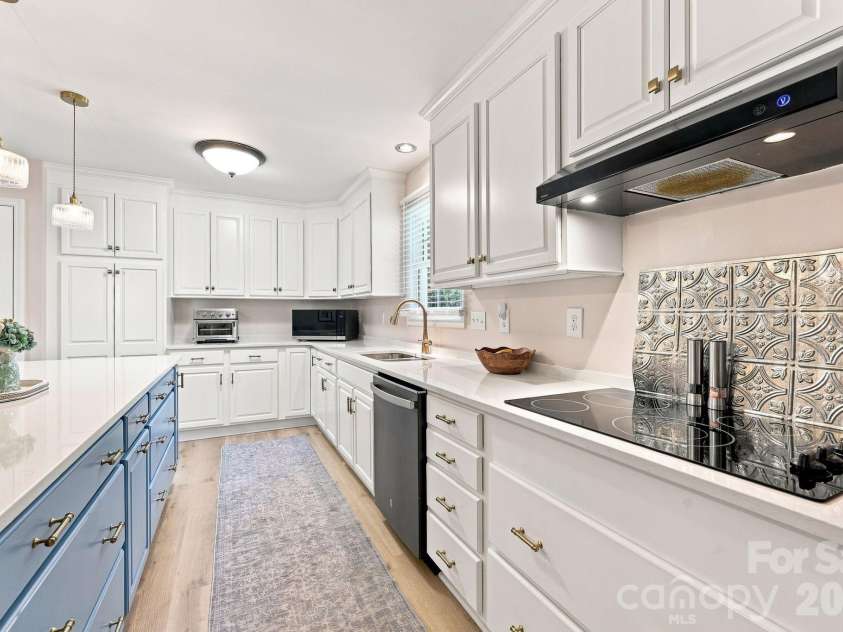 178 Woodland Drive, Concord, NC 28025.  MLS# CAR4422590, YatesRealty ID 49455. 